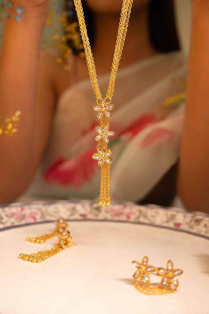 Essence Kundan Flower Sequence Chain Cluster Earring Ring Necklace Set : SNS13251-G