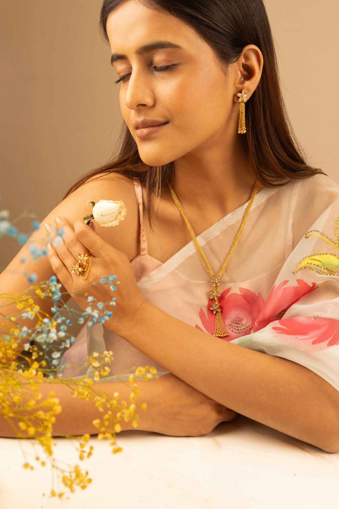 Essence Kundan Flower Sequence Chain Cluster Earring Ring Necklace Set : SNS13251-G