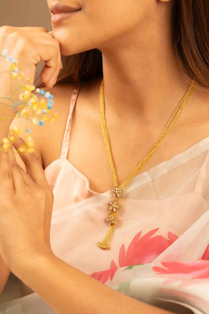 Essence Kundan Flower Sequence Chain Cluster Gold Plated Necklace Set : SNS1325-G