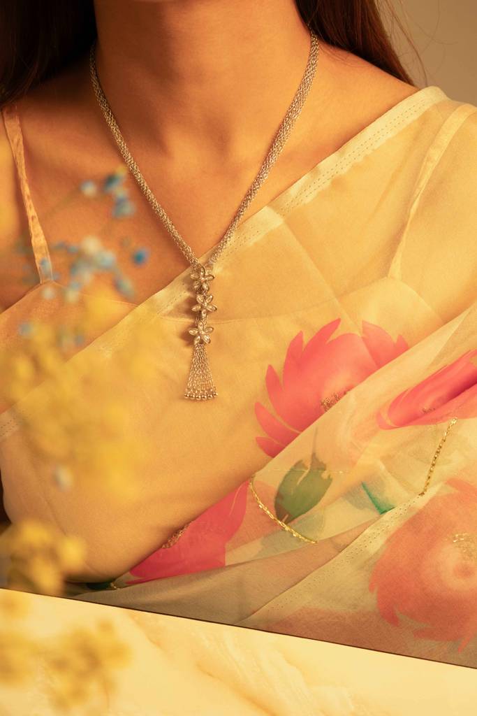 Essence Kundan Flower Sequence Chain Cluster Earring Ring Necklace Set : SNS13251