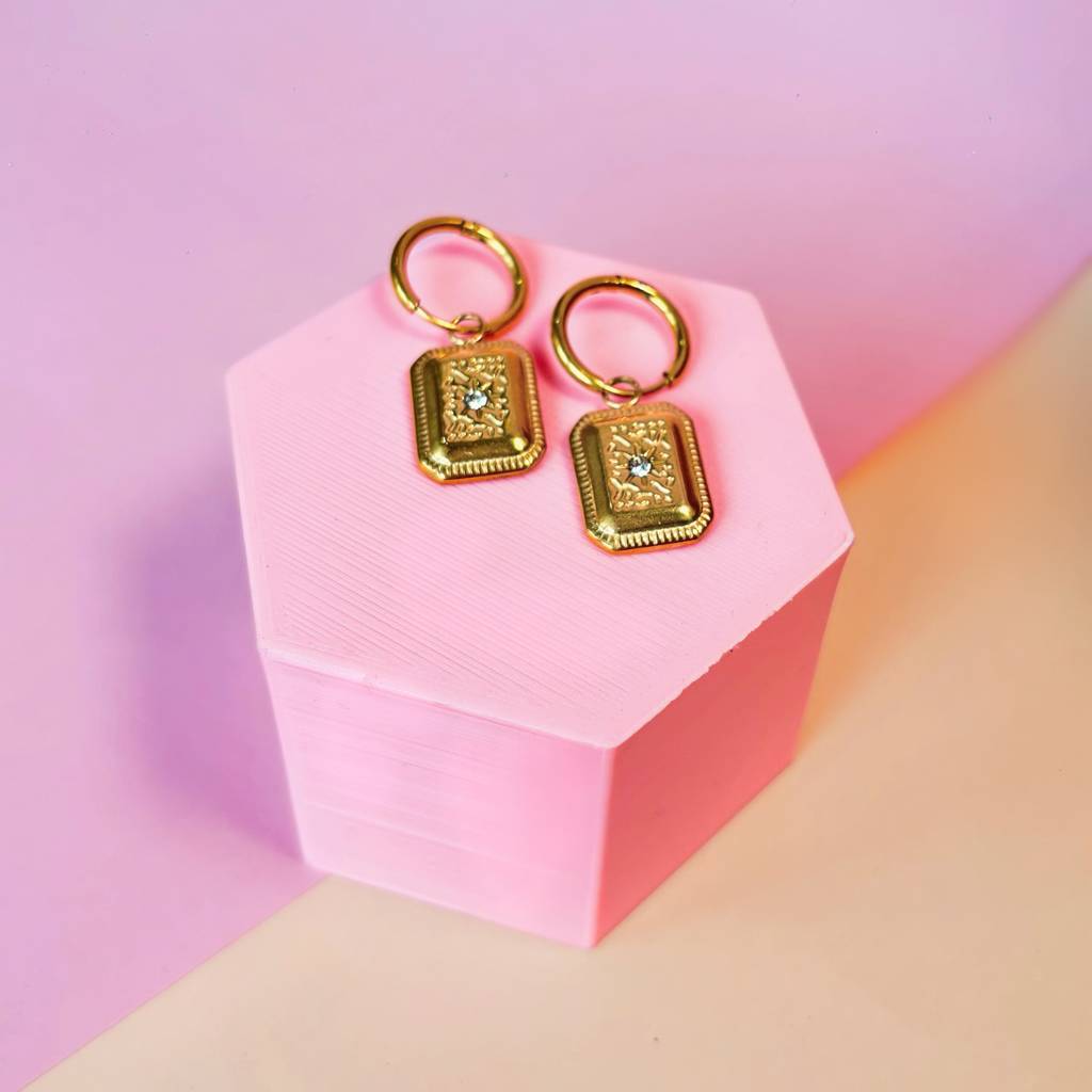 Valentines Special Og Best Selling Gift Hamper Set : INFRANCESSCA-NIA-TARA