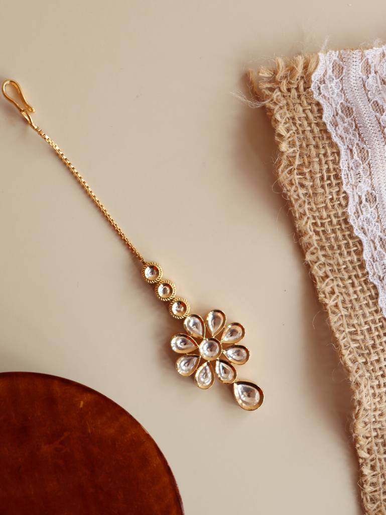 Miera Kundan And Gold Maang Teeka : FAE16
