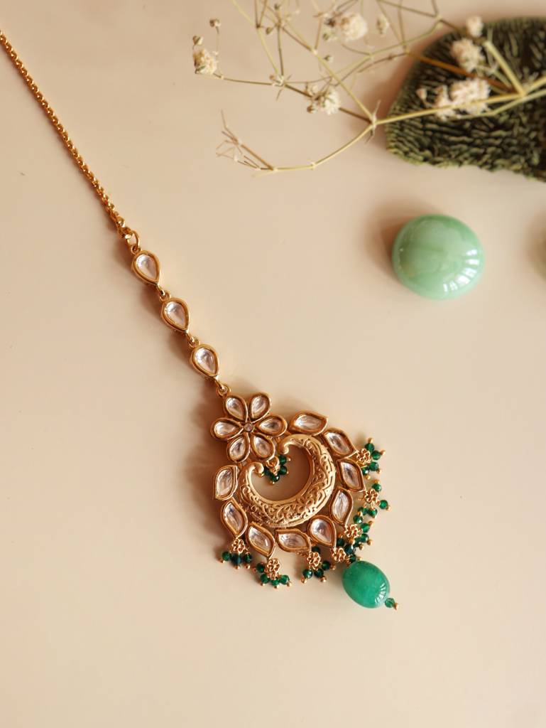 Miera Kundan And Green Stone Embellished Maang Teeka : FAE17