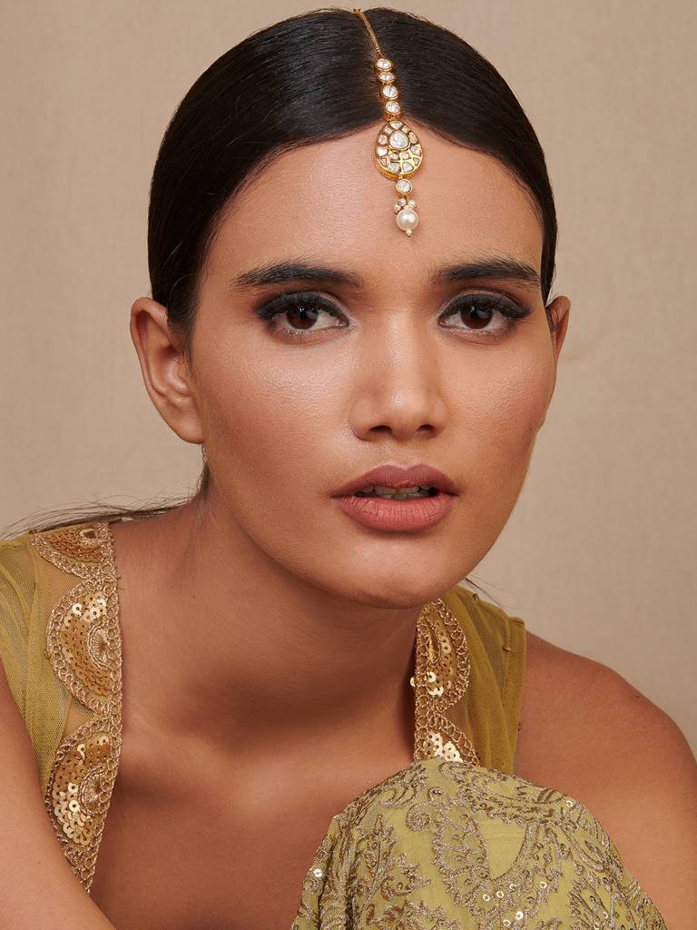 Meira Kundan Sleek Maang Teeka : FAE22