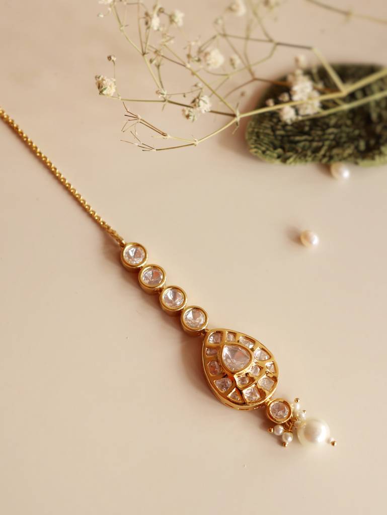 Meira Kundan Sleek Maang Teeka : FAE22