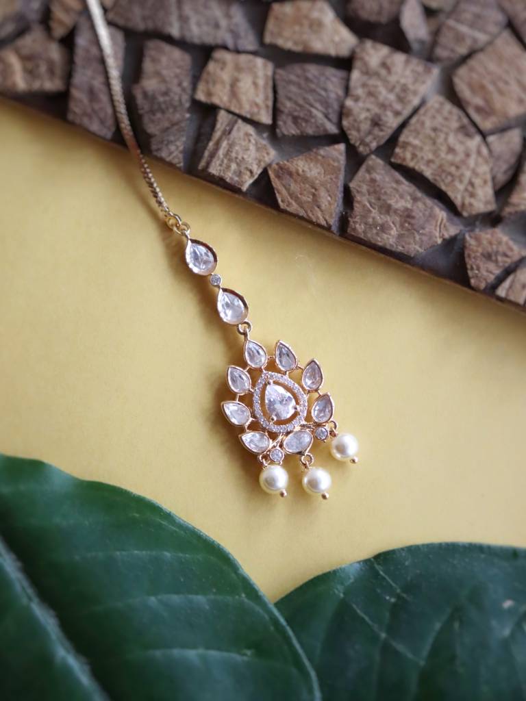 The Bridal Edit-Kundan And Pearls Maang Teeka : FAE43