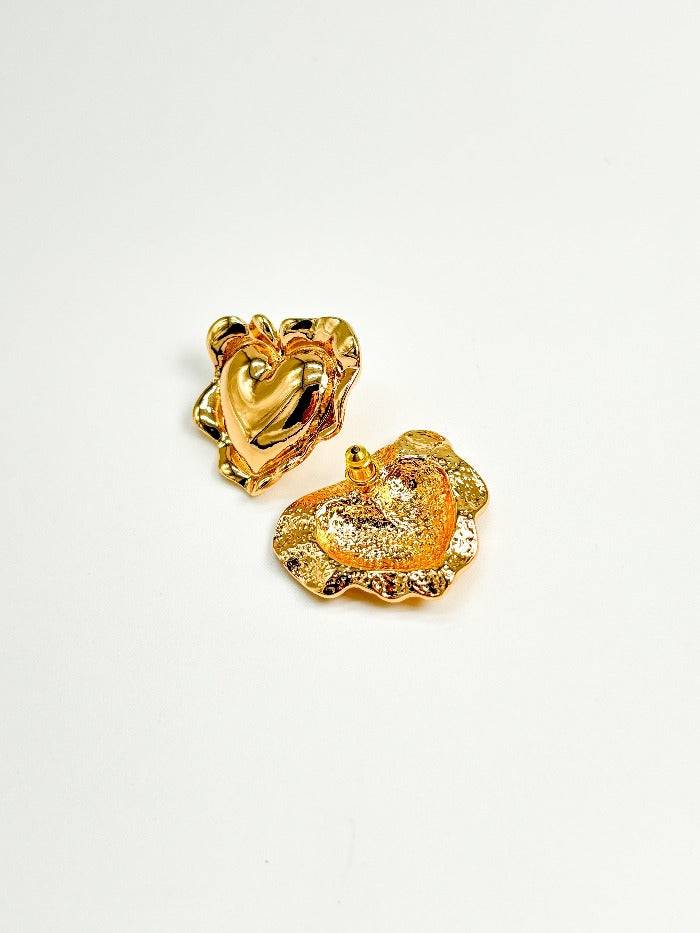 Fluttering Heart Stud Earrings : E0006