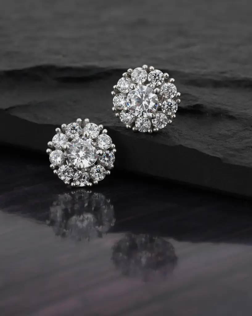 Rhodium-Plated Cz-Studded Circular Studs : FJE1513