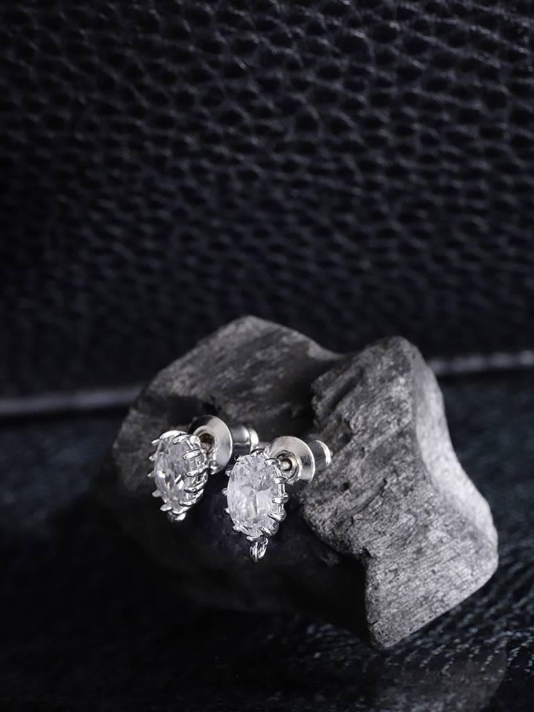 Silver-Toned Rhodium-Plated Oval Cz Studs : FJE1820
