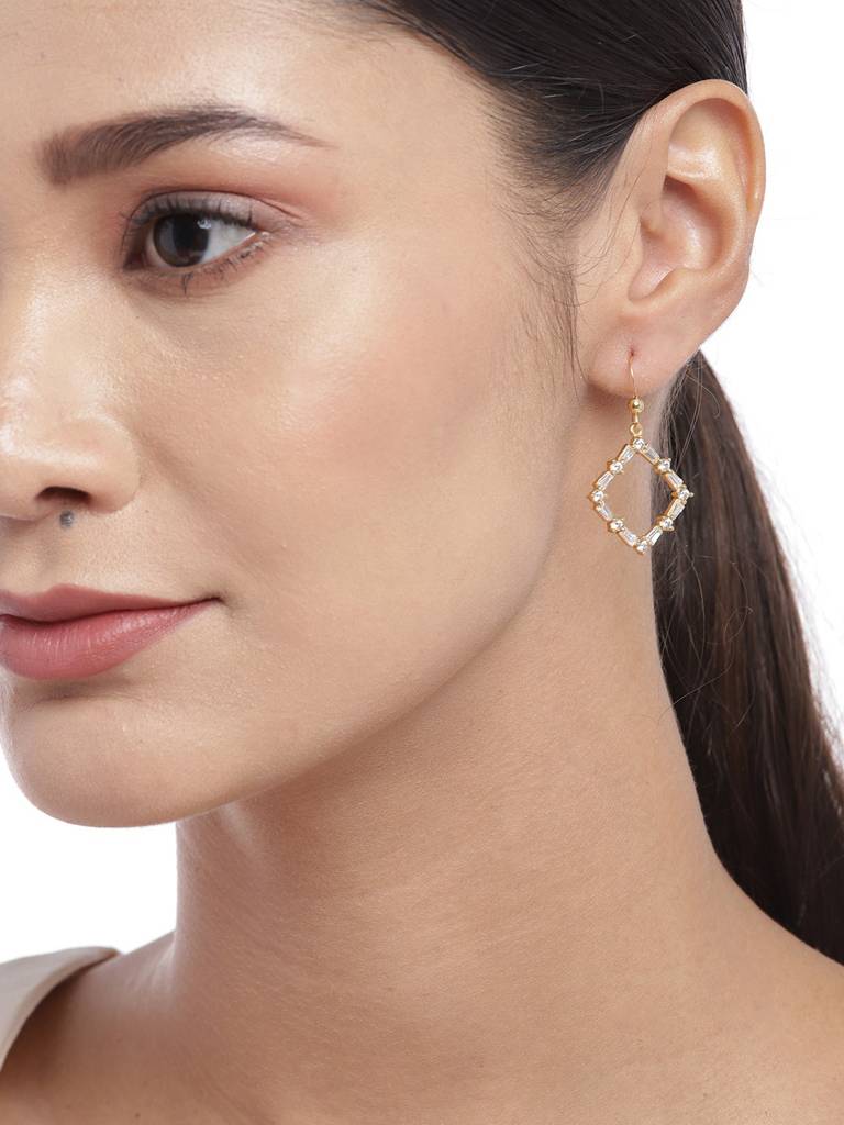 Gold-Toned Square Drop Earrings : FJE3667