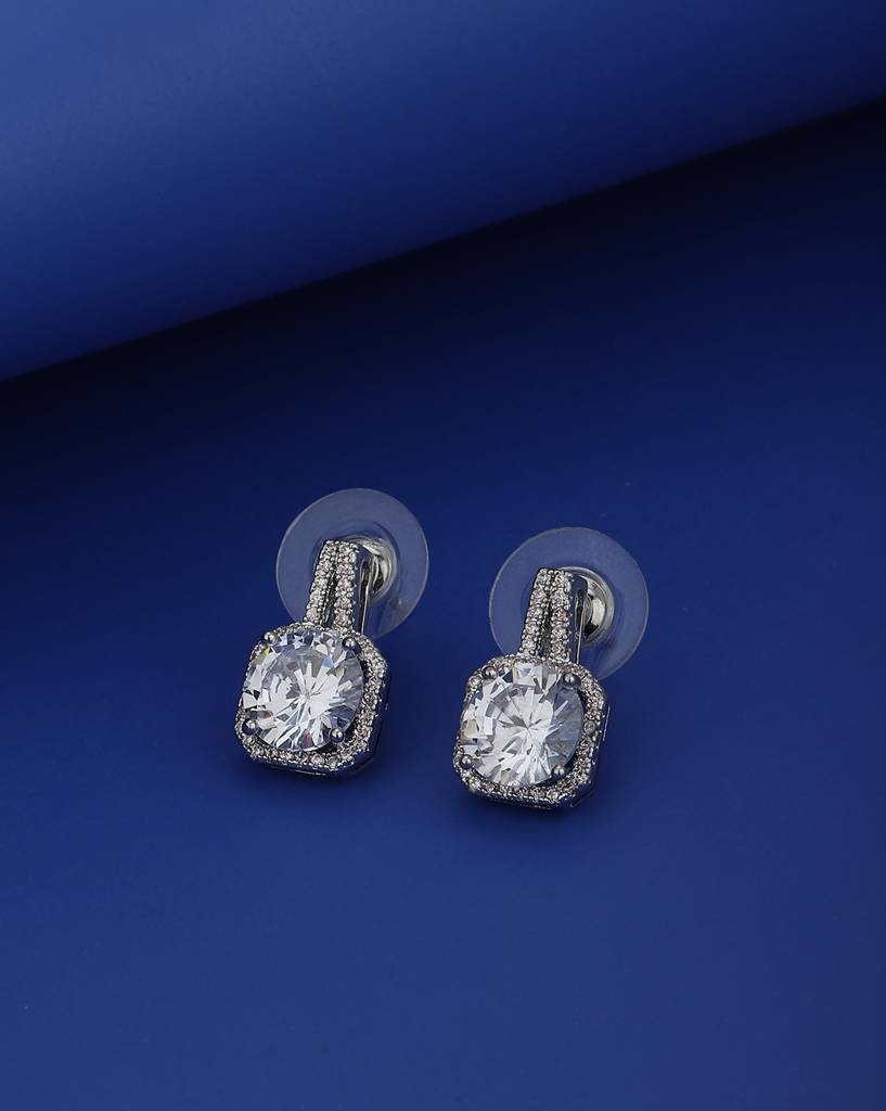 Women Silver-Toned Diamond Shaped Studs Earrings : FJE4073