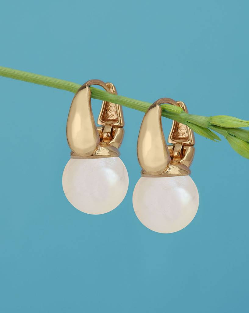 Carlton London Women Gold-Plated Pearl Hoop Earrings : FJE4387