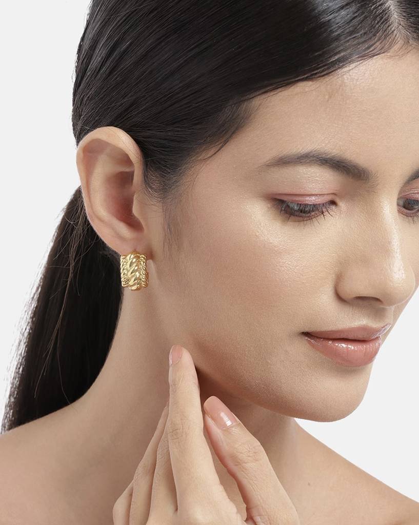 Carlton London Women Gold-Plated Half Hoop Earrings : FJE4437