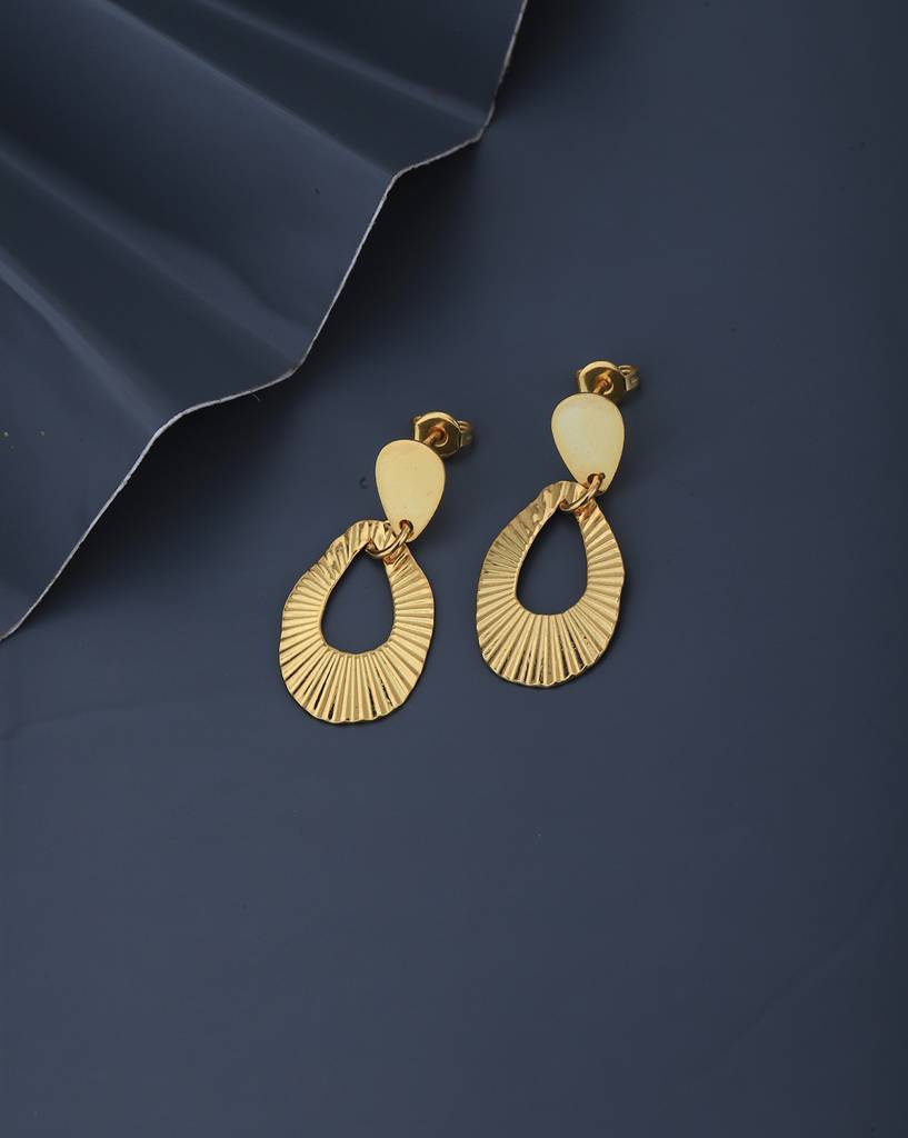 Carlton London 18Kt Gold-Plated Teardrop Shaped Drop Earrings : FJE4995