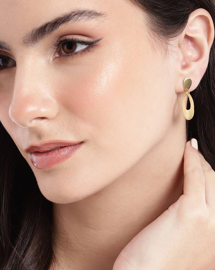 Carlton London 18Kt Gold-Plated Teardrop Shaped Drop Earrings : FJE4995