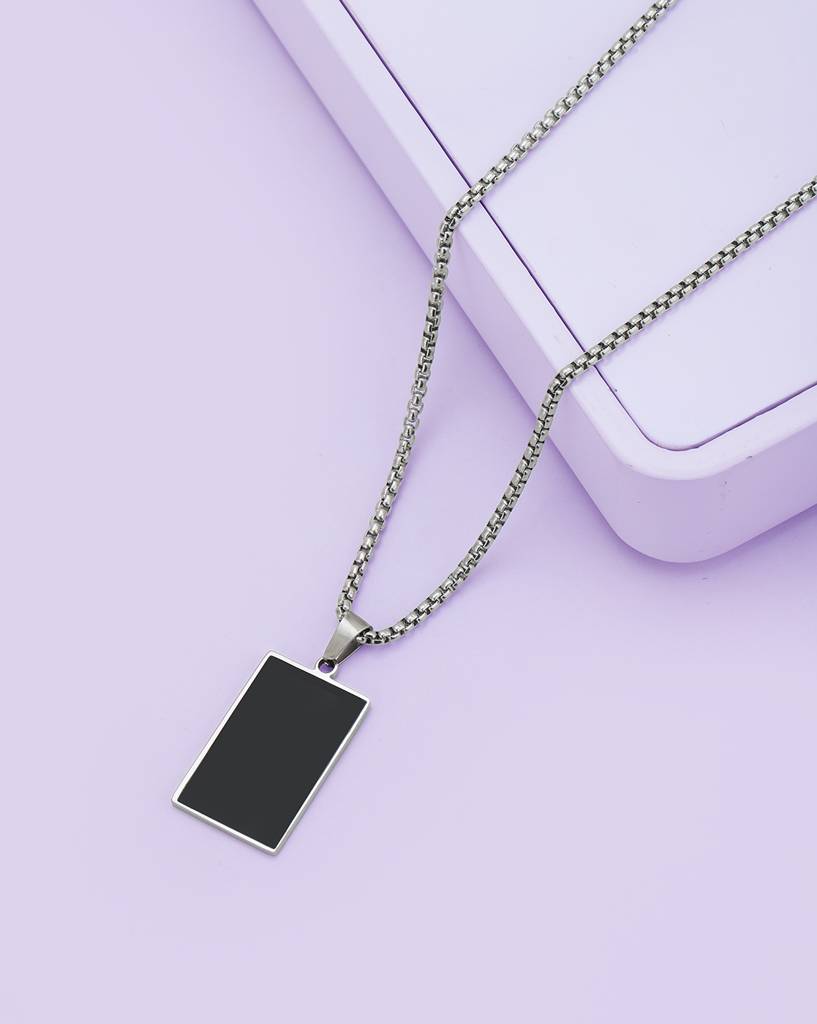 Carlton London Men Silver Plated Stainless Steel Enamel Pendant With Chain : FJMN4865