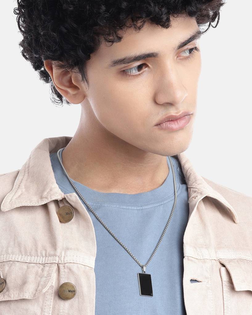 Carlton London Men Silver Plated Stainless Steel Enamel Pendant With Chain : FJMN4865