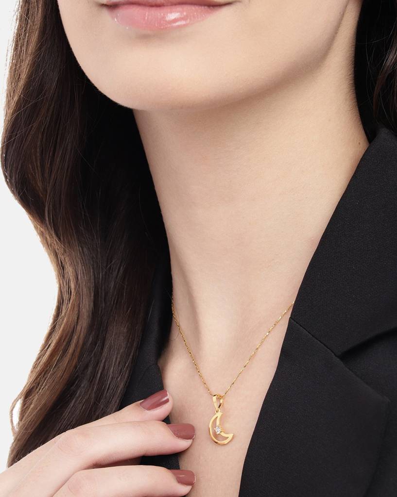 Carlton London 18Kt Gold Plated Cz Moon & Star Pendat With Chain : FJN4944
