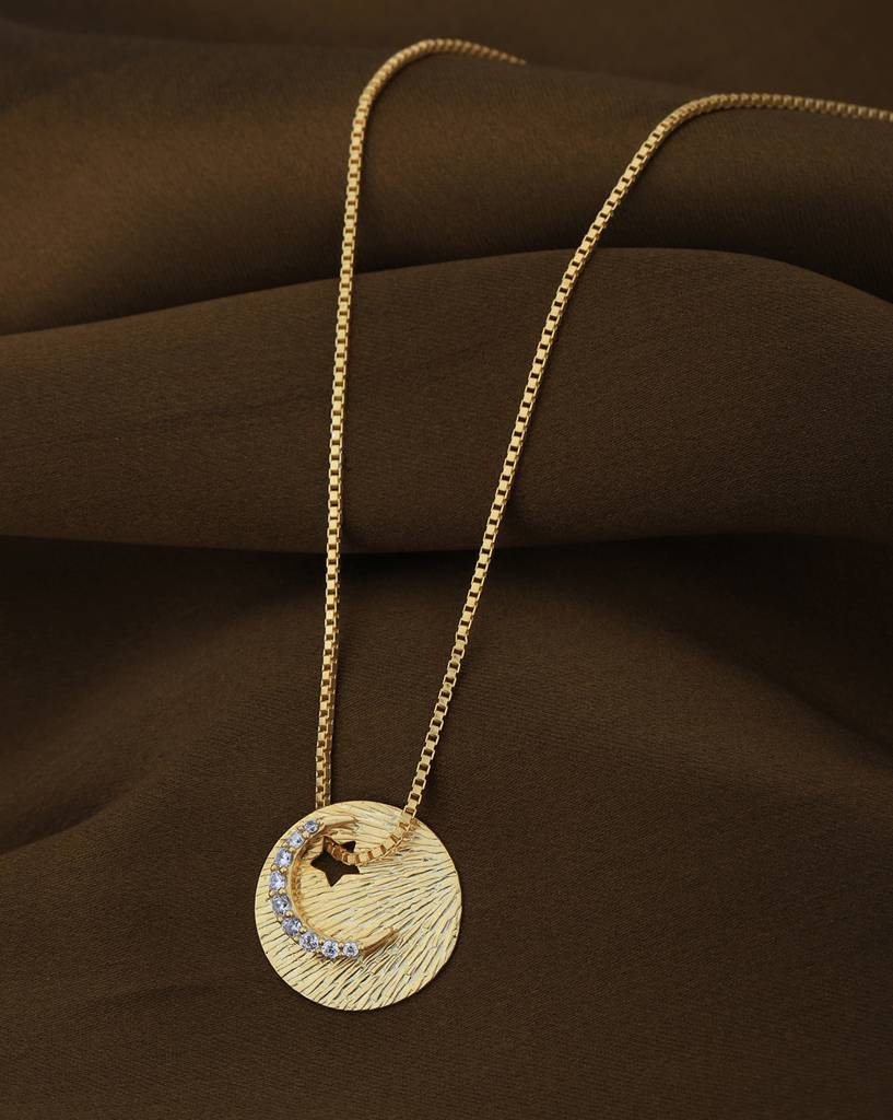 Carlton London 18Kt Gold Plated Cubic Zirconia Circle With Half Moon Pendant And Chain : FJN5023