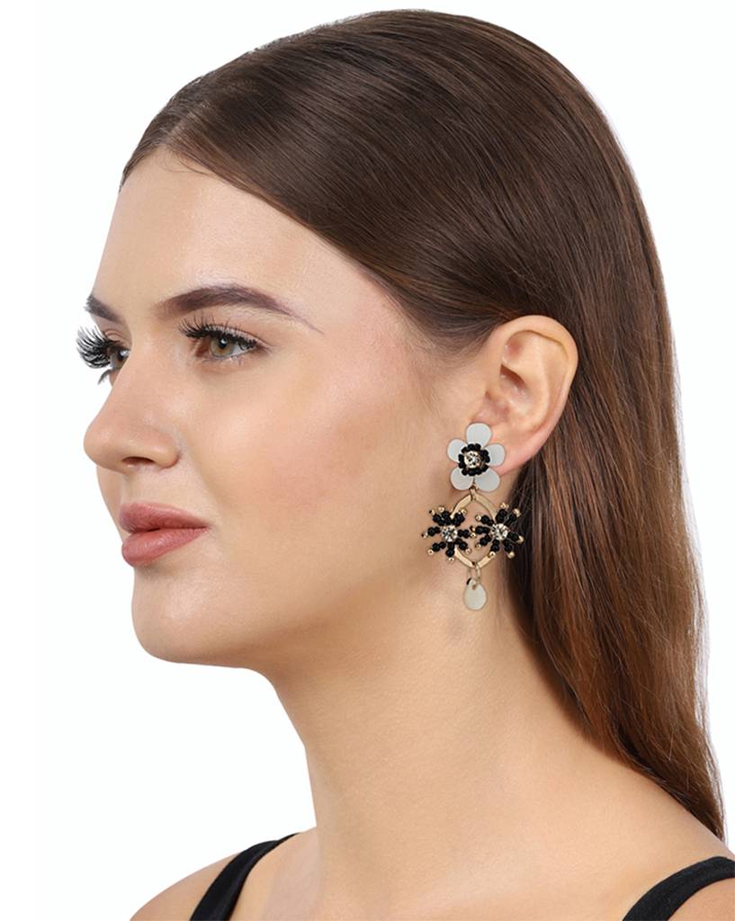 Rose Gold Plated Floral Necklace With Earrings : FJS2934