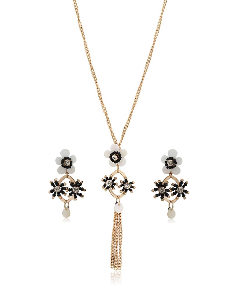 Rose Gold Plated Floral Necklace With Earrings : FJS2934