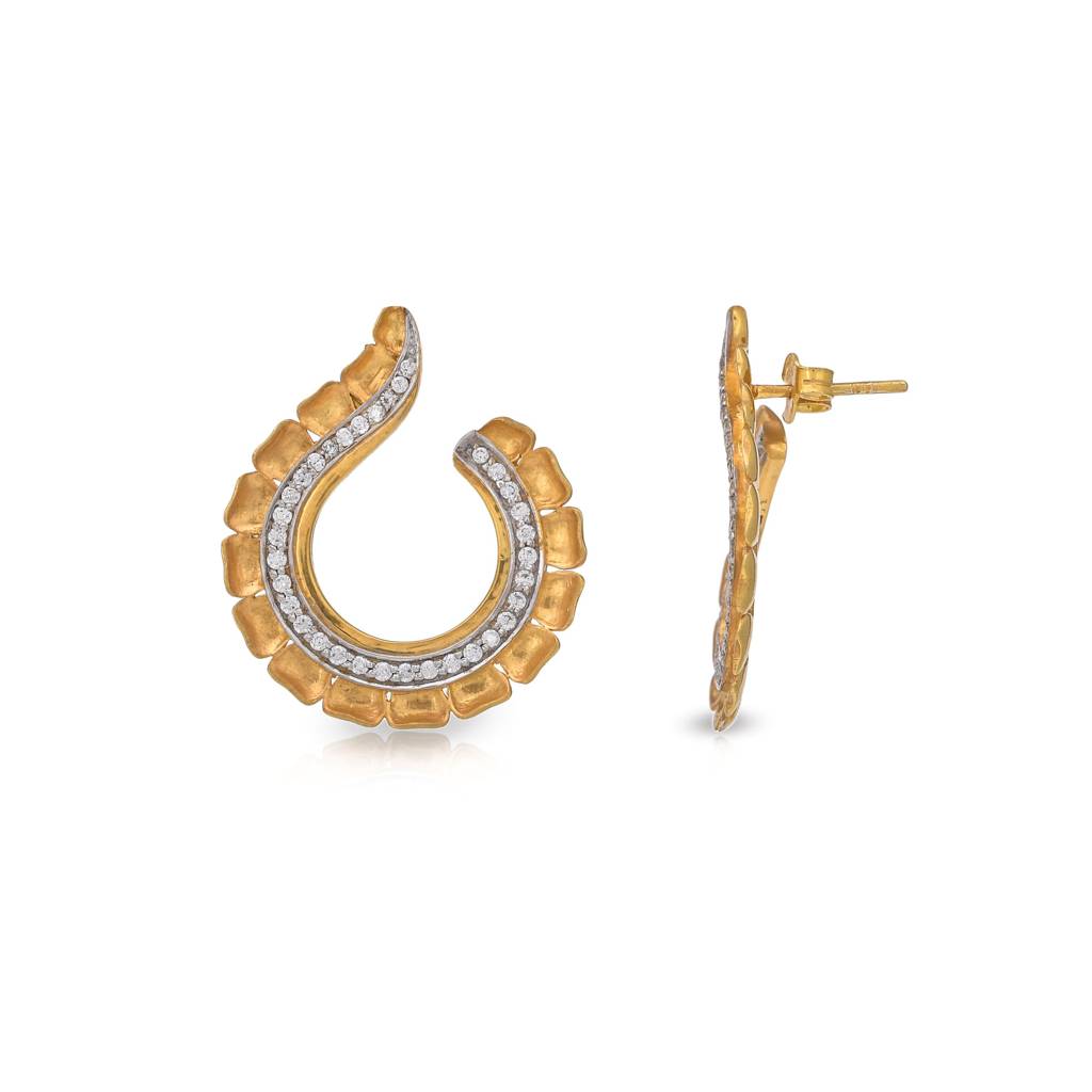 Radiant Floral Ear Studs : FLR-ER-02