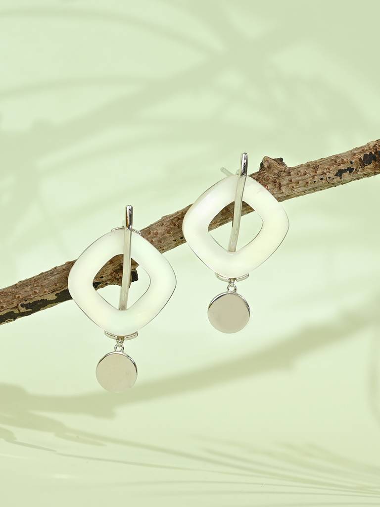 Sleek Statement Dangler : FPER611