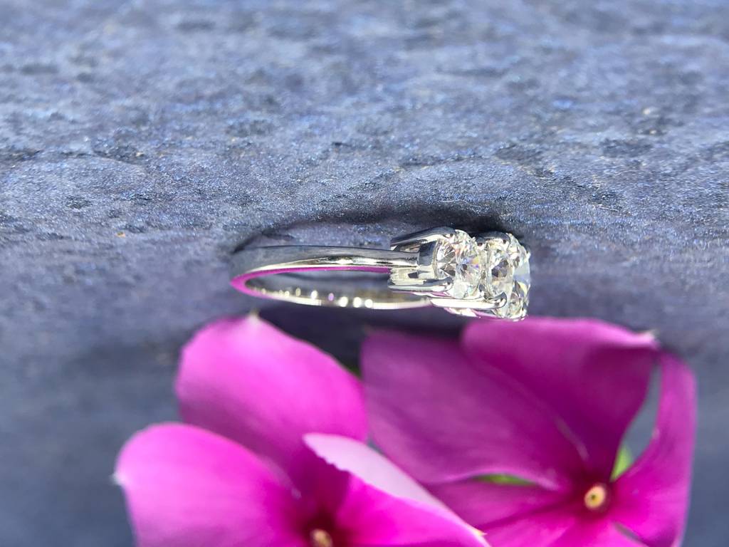 Lumine 3 Stone Lab Diamond Ring : FRGH0058RG18KT7623