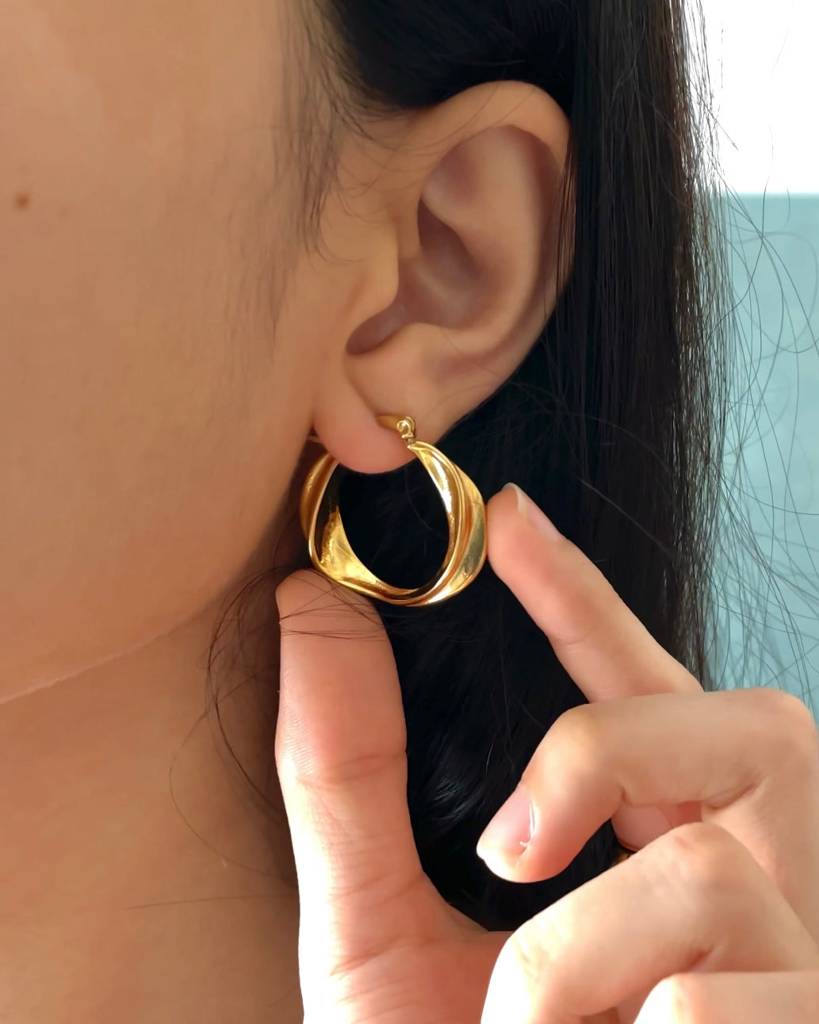 18K Gold Plated Olivia Hoop Earrings : E27