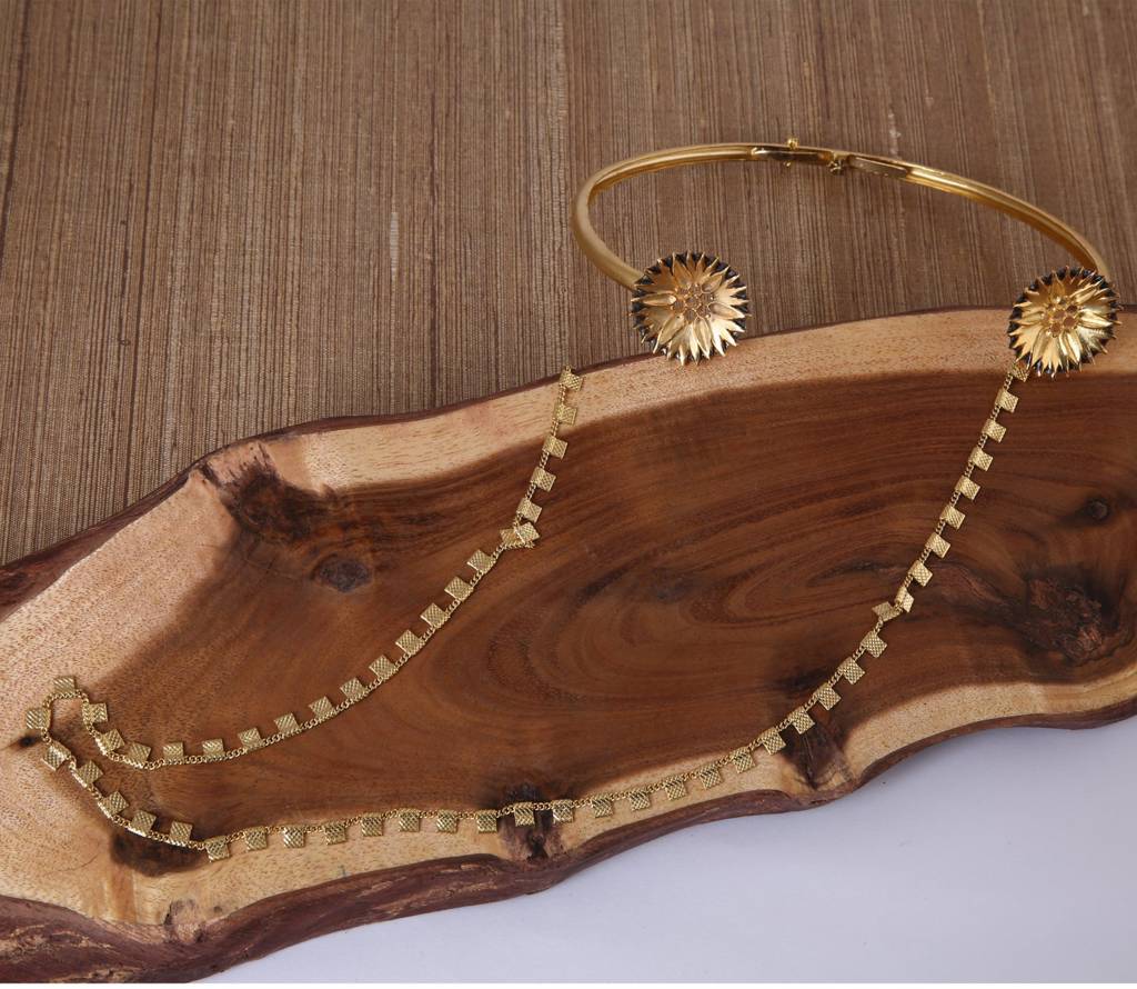 Apropos Accolade Choker : OTW-2001