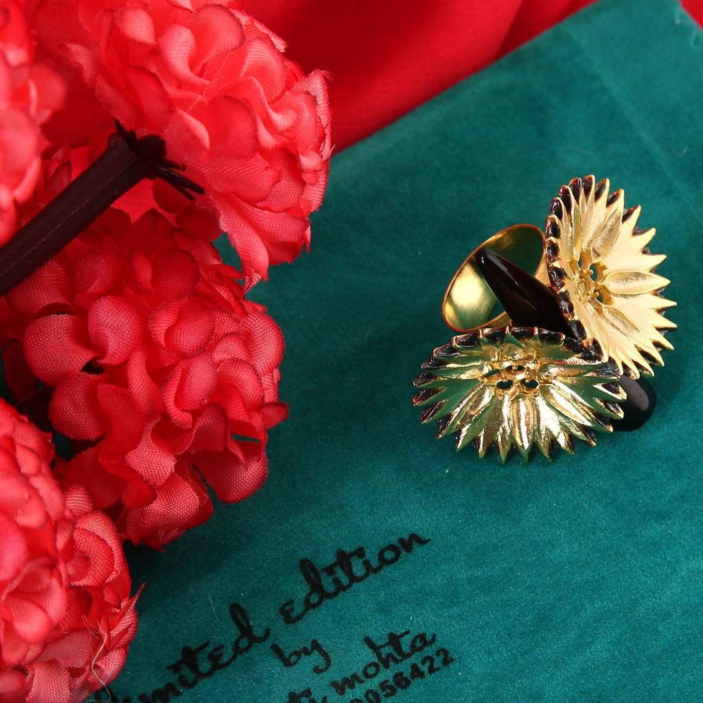 The Crowing Glory Ecstasy Ring : OTW-4002