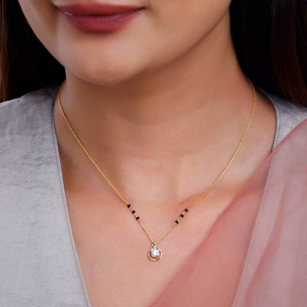 18K Gold Parinay Solitaire Diamond Mangalsutra : GDLBBNE024