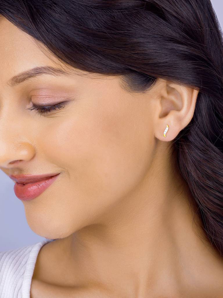 14K Yellow Gold Minimal Wavelet Diamond Stud Earrings : GDLER0122