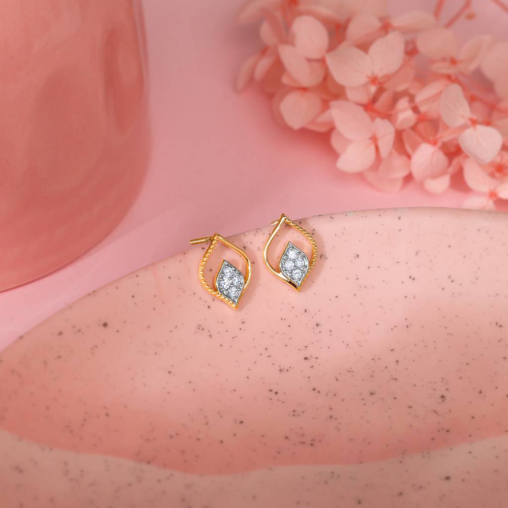 18K Gold Yaprak Diamond Earrings : GDLER0285