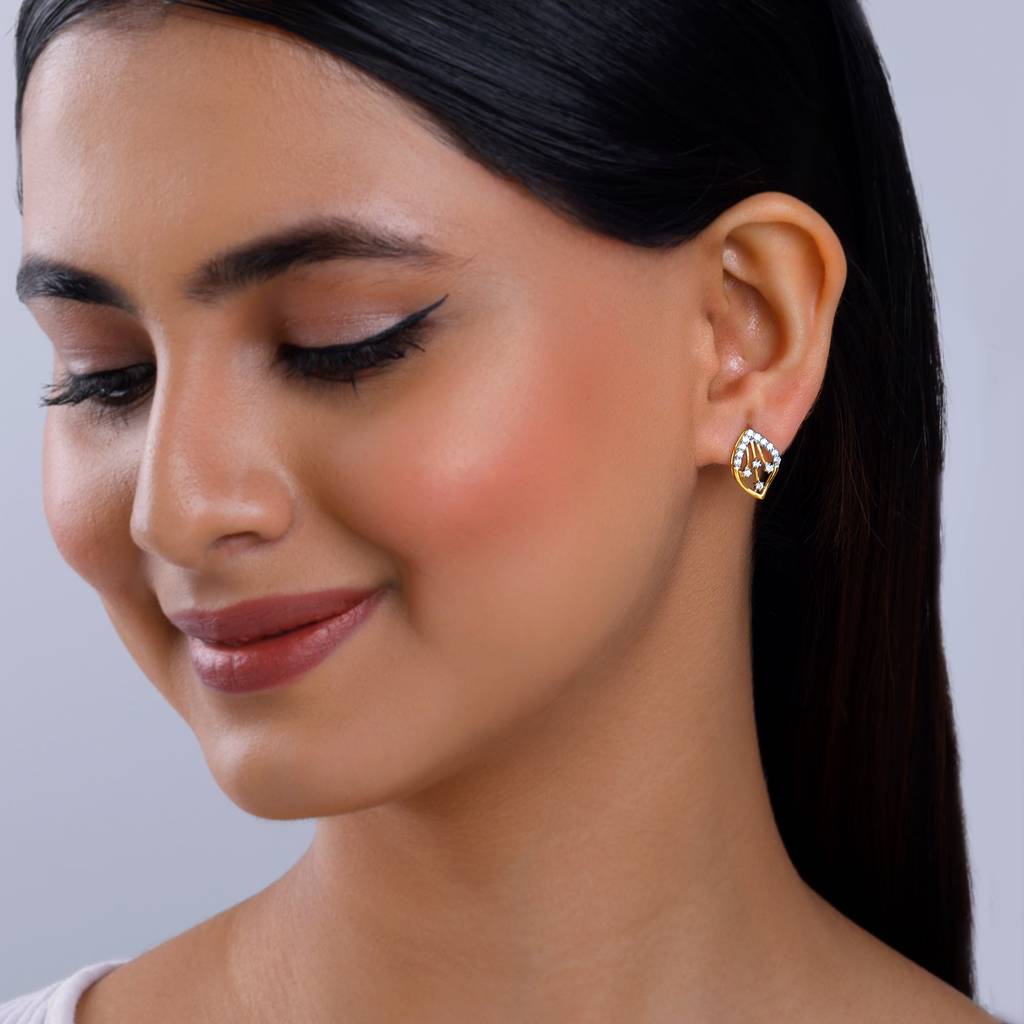 18K Gold Feuille Diamond Earrings : GDLER0286