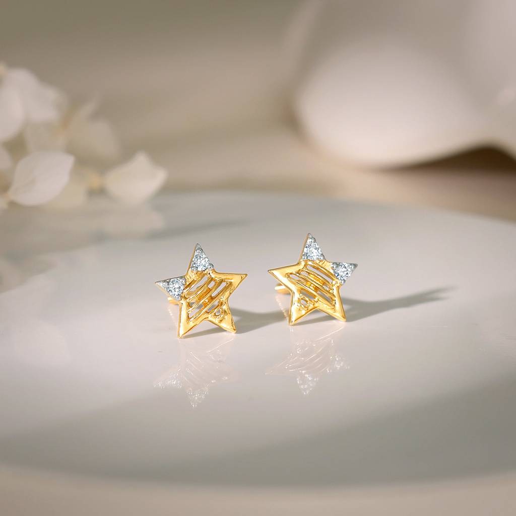 14K Gold Shining Star Diamond Earrings : GDLER0292