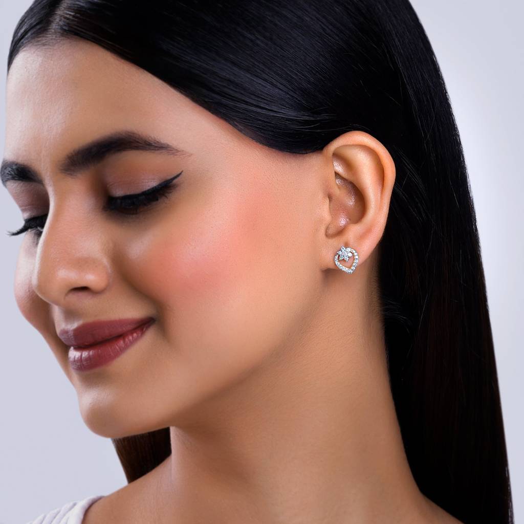 18K Gold Sweetheart Diamond Earrings : GDLER0333