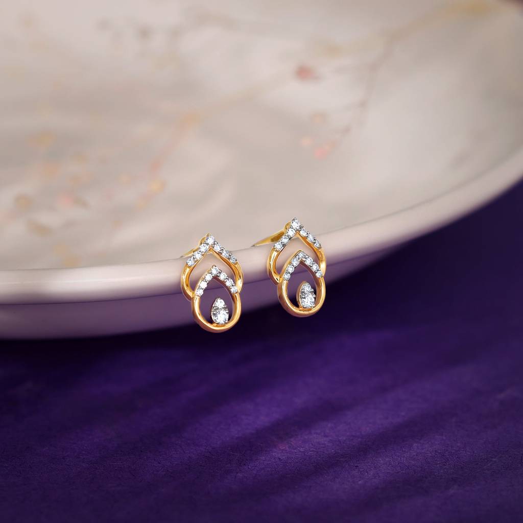 14K Gold Leafy Elegance Diamond Earrings : GDLER0362
