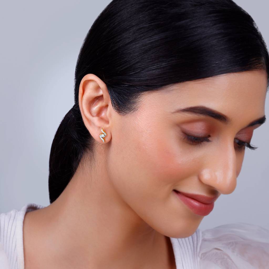 14K Gold Wavy Chakra Diamond Earrings : GDLER0395