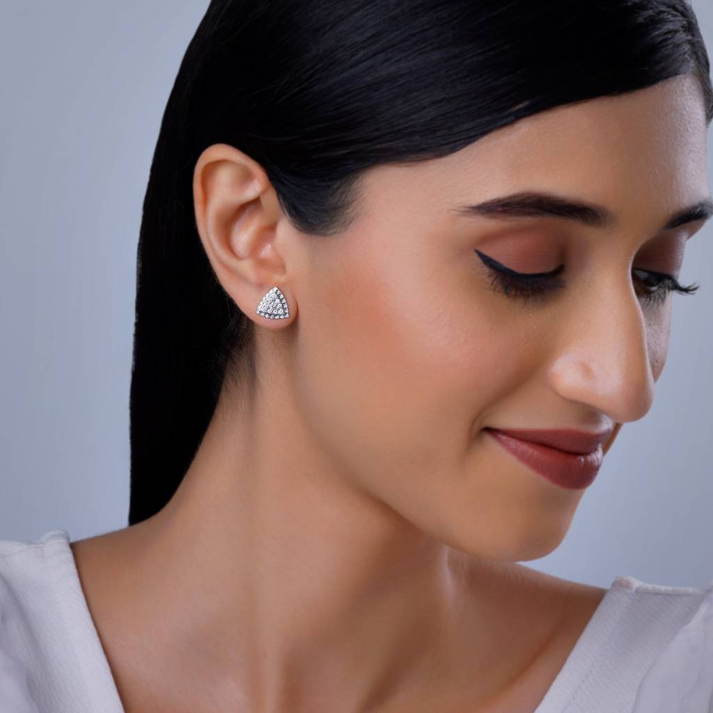 18K Gold Glitter Punch Diamond Earrings : GDLER0435
