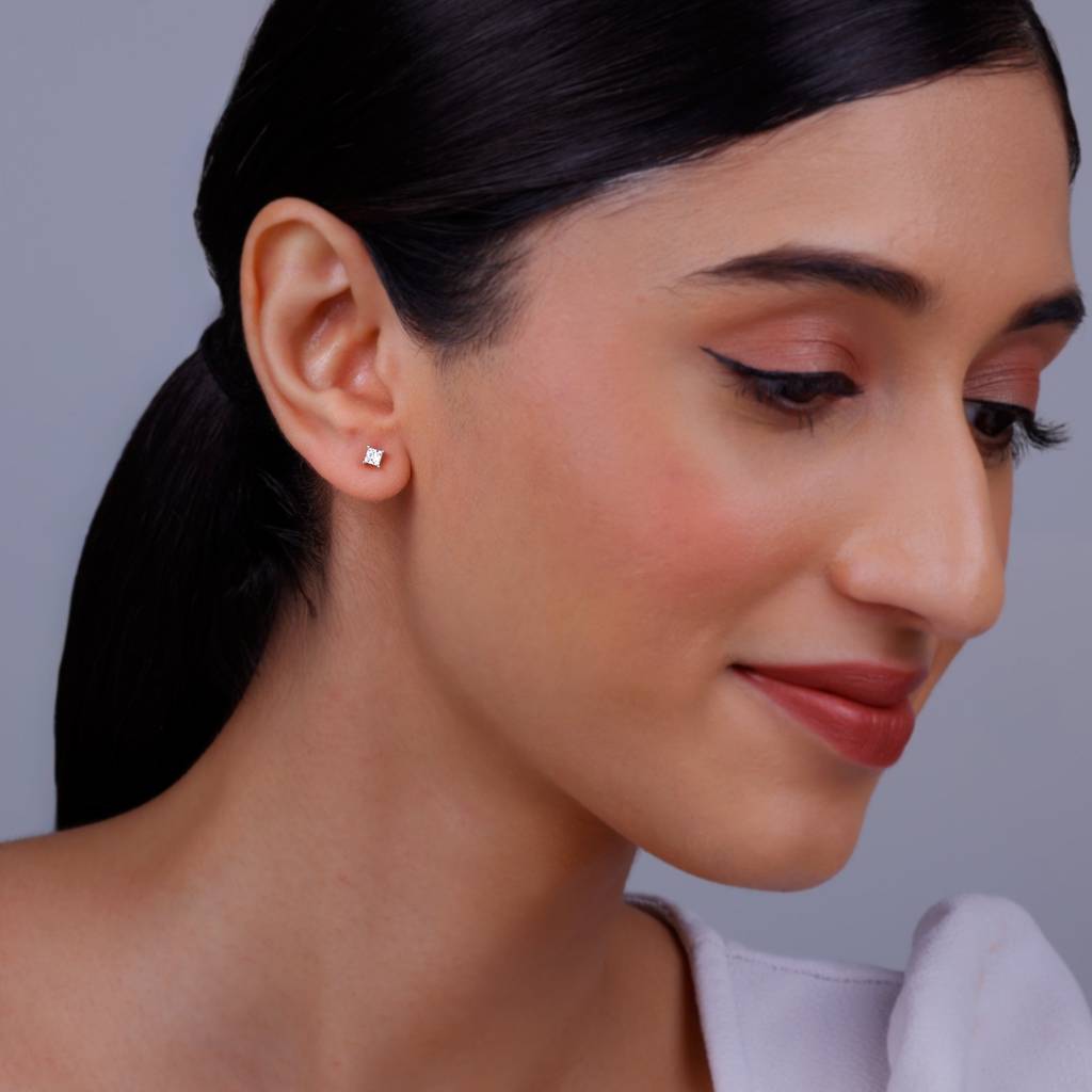14K Rose Gold Pretty Diamond Studs : GDLER0445