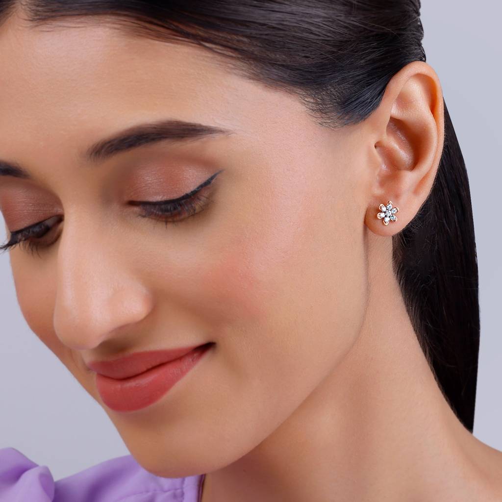 18K Gold Blossom Burst Diamond Earrings : GDLER0468