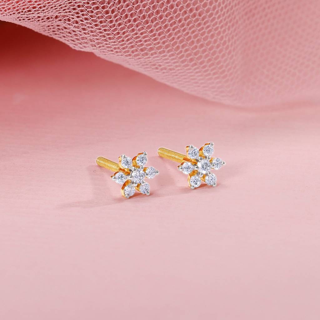 18K Gold Floral Glimmer Diamond Studs : GDLER0501