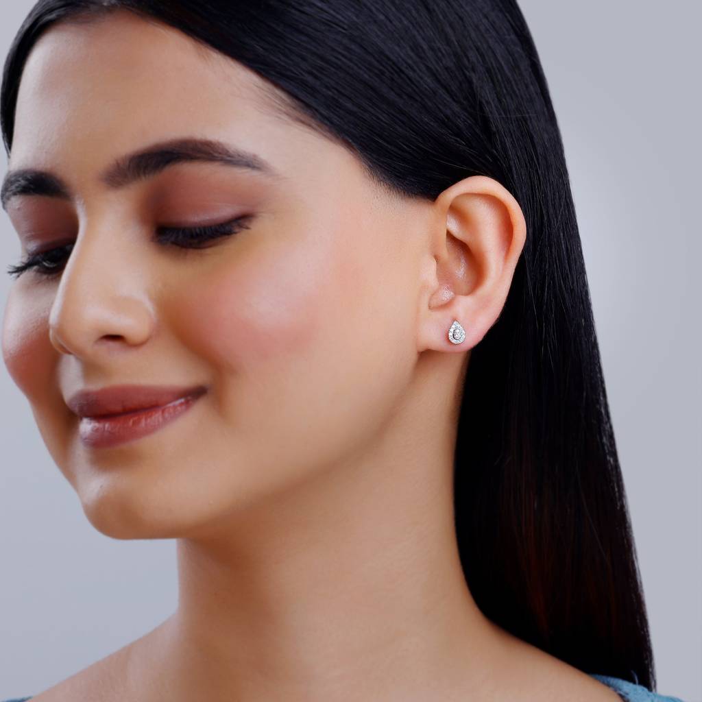 18K Gold Embellish Diamond Teardrop Earrings : GDLER0542