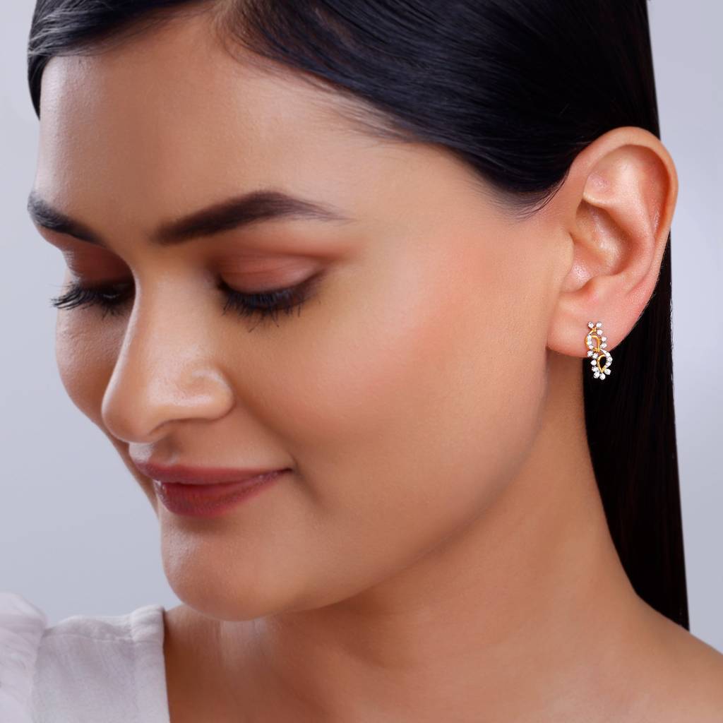 18K Gold Twinkling Twine Diamond Earrings : GDLER0545