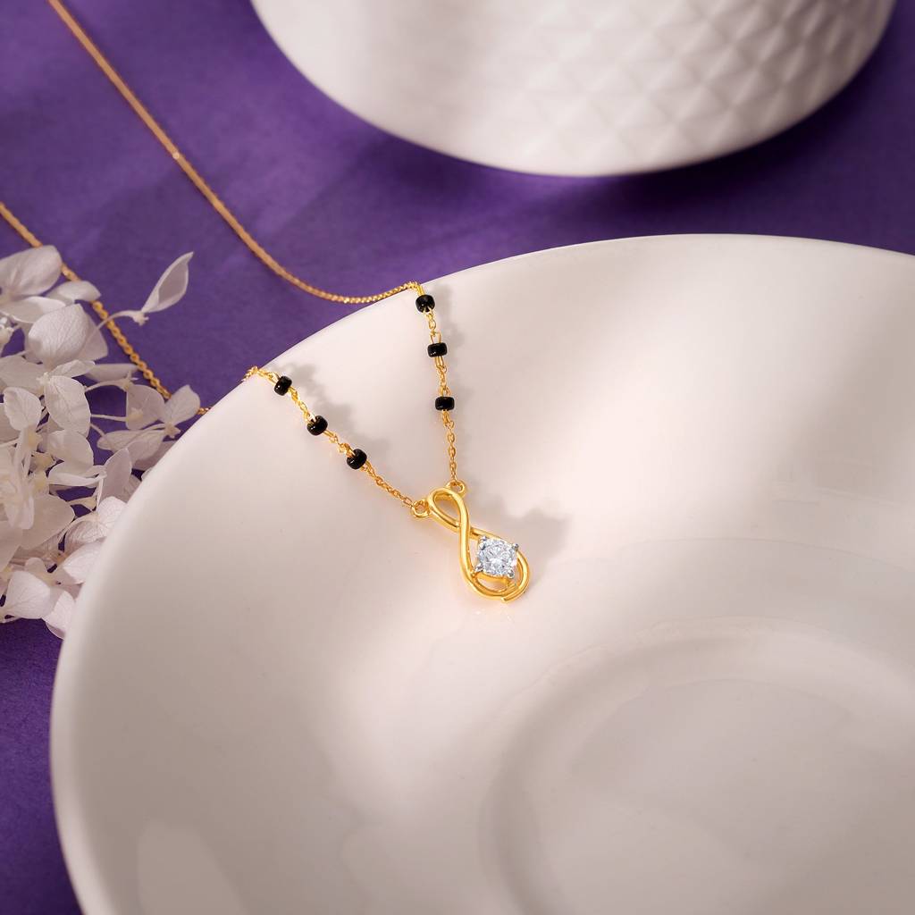 18K Gold Bandhan Solitaire Diamond Mangalsutra : GDLNE0138