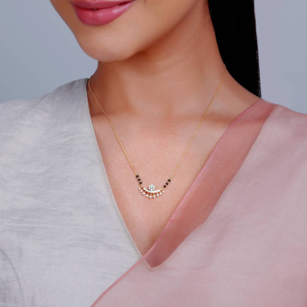 18K Gold Sunidhi Diamond Mangalsutra : GDLNE098