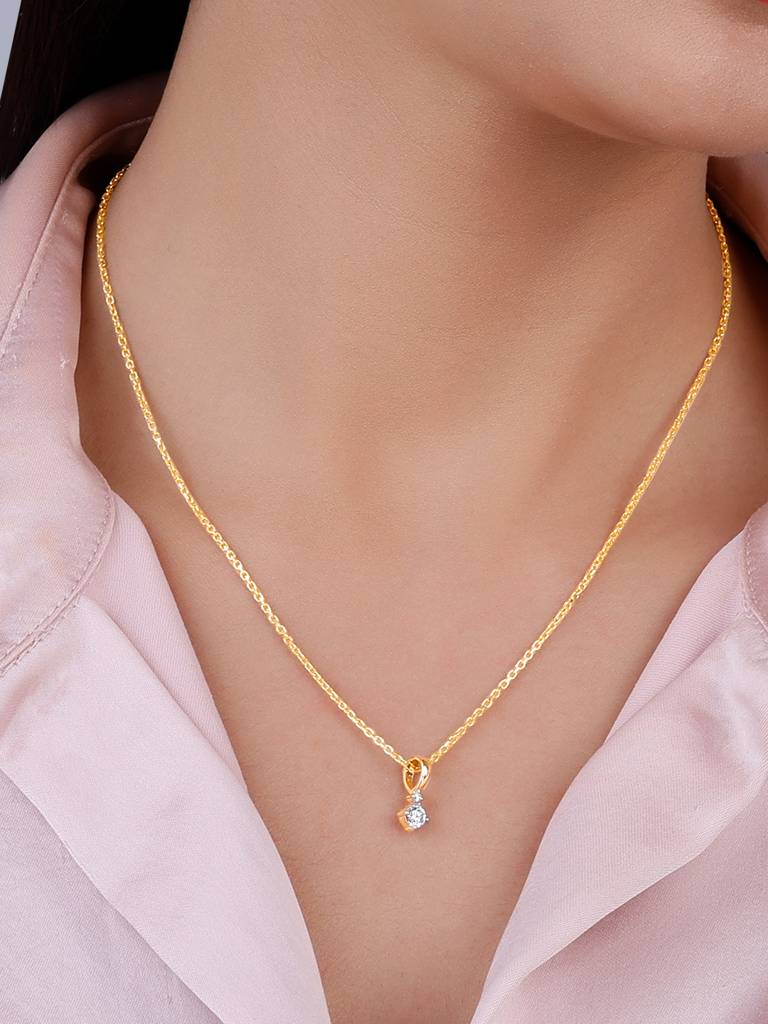 14K Yellow Gold Captivating Diamond Pendant : GDLPD0241