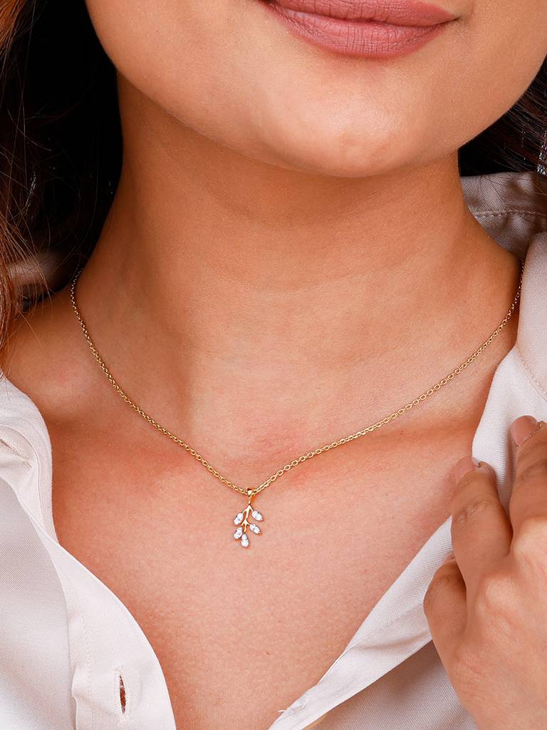 Giva 18K Yellow Gold Five-Leaf Diamond Pendant Without Chain Gifts For Women & Girls : GDLPD030