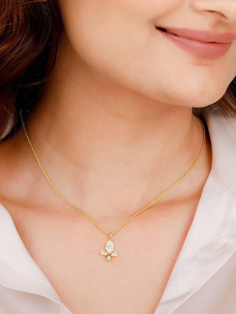 18K Yellow Gold Flawless Flower Diamond Pendant : GDLPD032